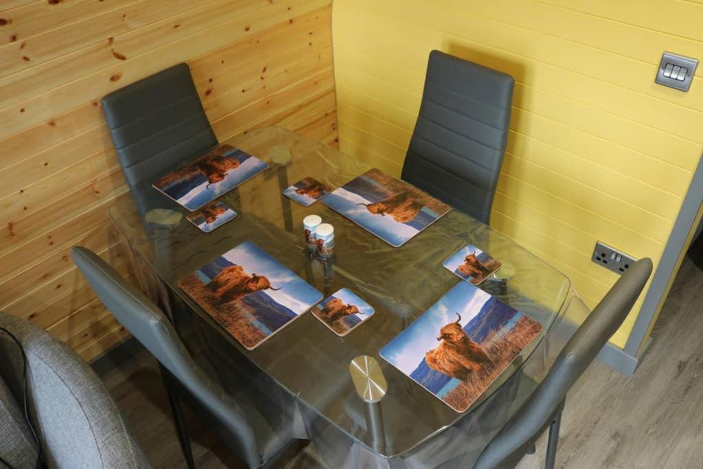 Glampods Glamping Pod - Meet Highland Cows And Sheep Elgin Villa Eksteriør bilde