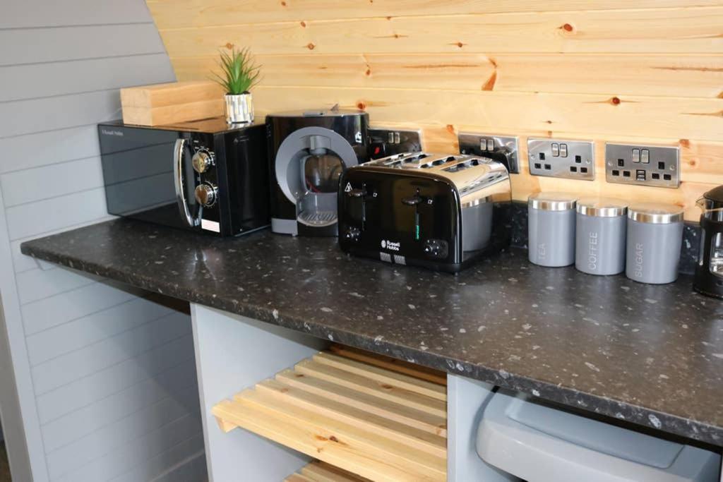 Glampods Glamping Pod - Meet Highland Cows And Sheep Elgin Villa Eksteriør bilde