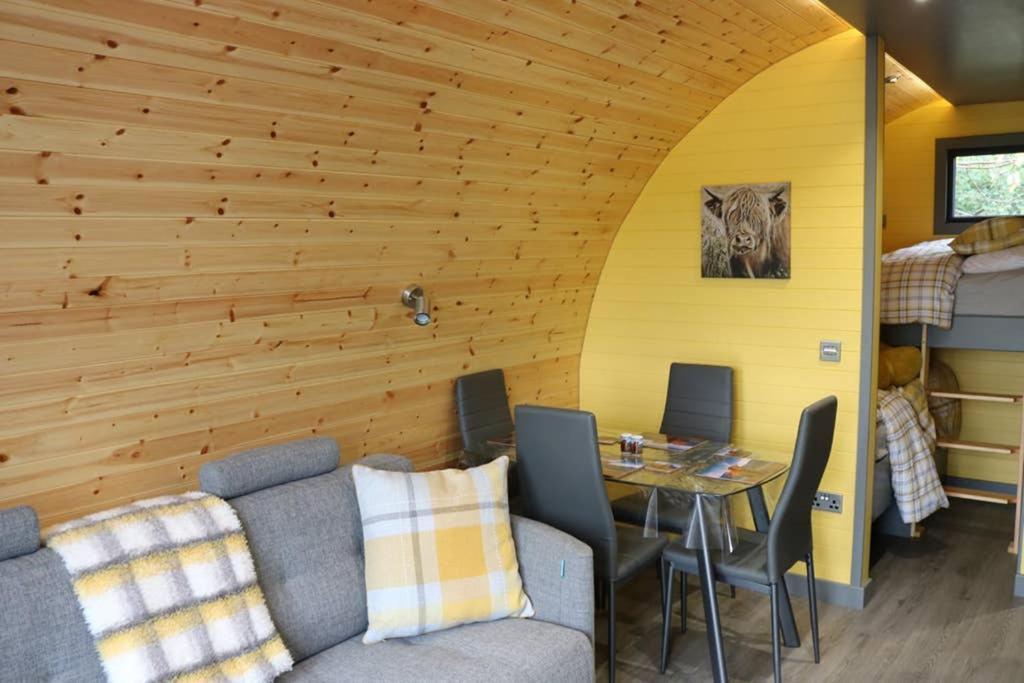 Glampods Glamping Pod - Meet Highland Cows And Sheep Elgin Villa Eksteriør bilde